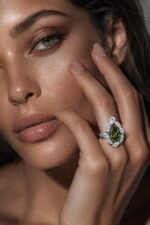 2.63ct Pear Shape Chameleon Ring - Image 4
